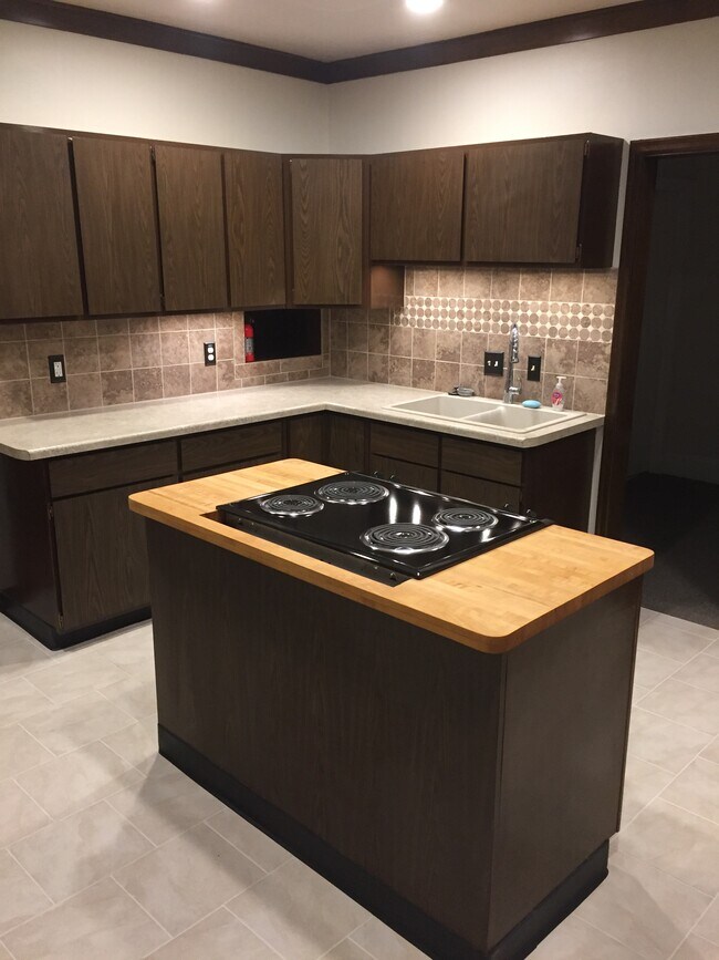 Photo - 412 E 5th St Unidad Apt 1