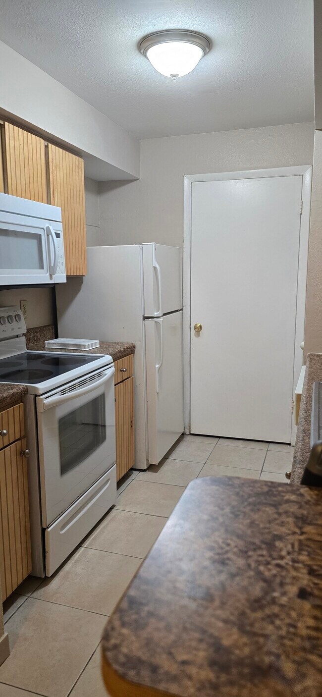 Photo - 3034 Parkway Blvd Unit 208