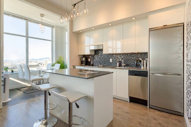 2788 Prince Edward St Unité 1006
