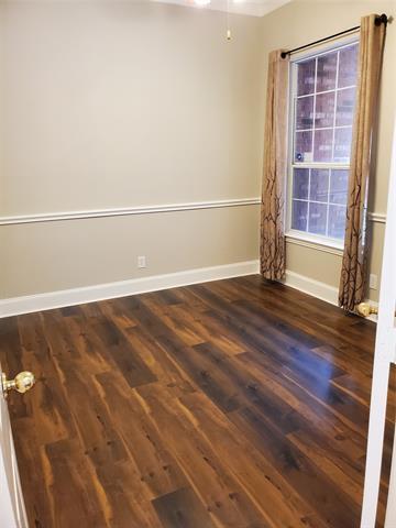 Photo - 532 Silver Maple Dr