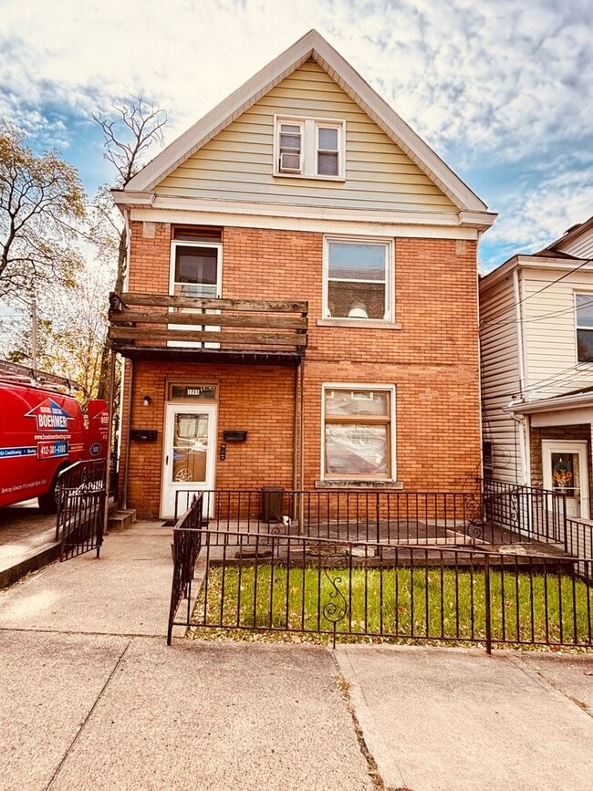 Building Photo - cla1285 Unit #2