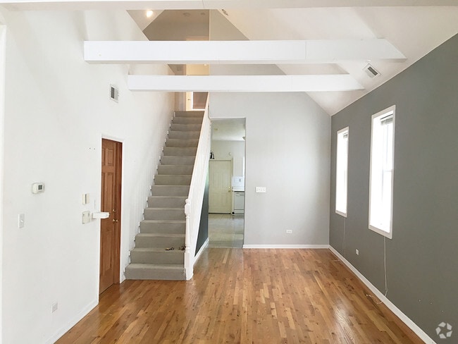 Building Photo - 1927 N Sawyer Ave Unit #2 Rental