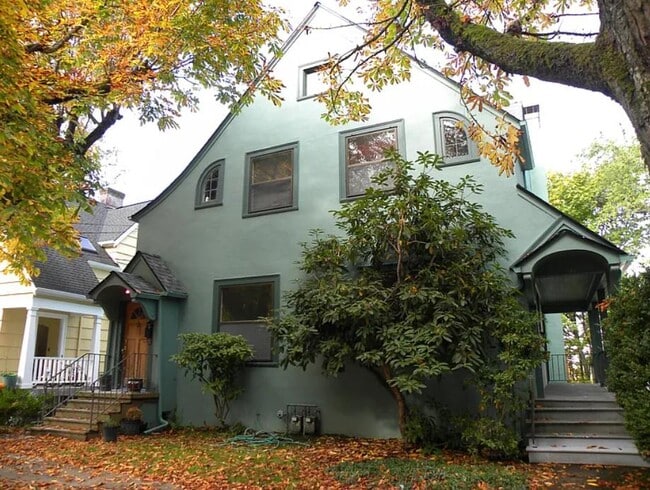 Photo - 3207 NW Vaughn St