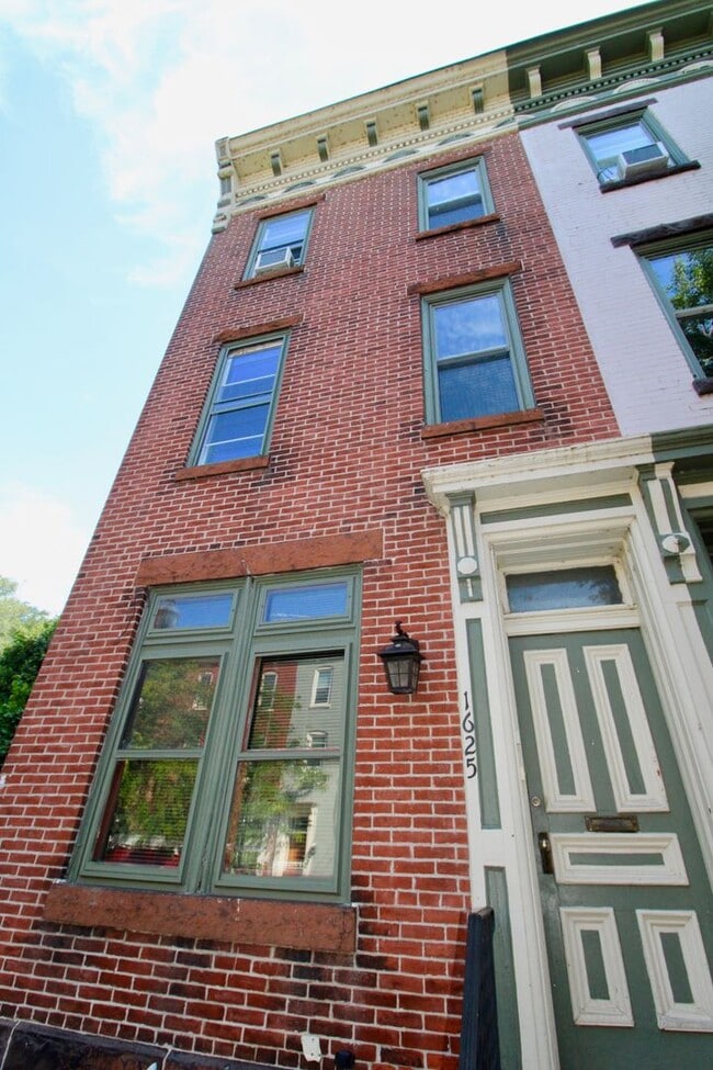 Building Photo - 1625 N 3rd St Unit 2 Rental