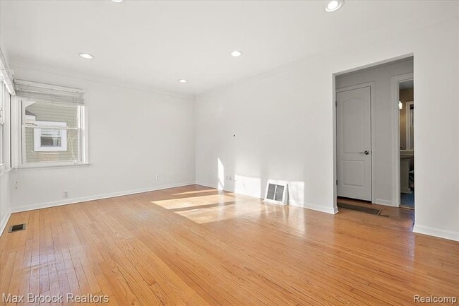 Photo - 912 Woodsboro Dr