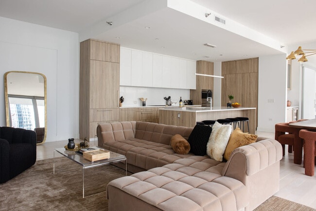 Photo - 60 E Randolph St Unidad ID1029626P