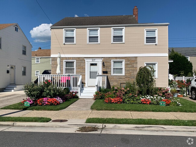 Building Photo - 207 N Harding Ave Unit A Rental