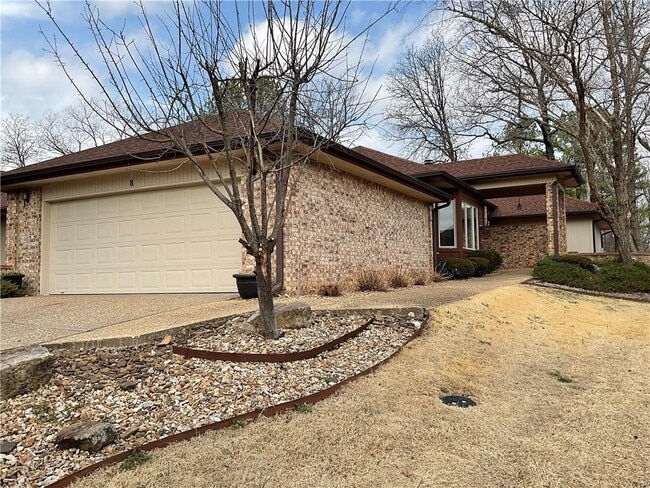 Building Photo - 8 Teresa Dr