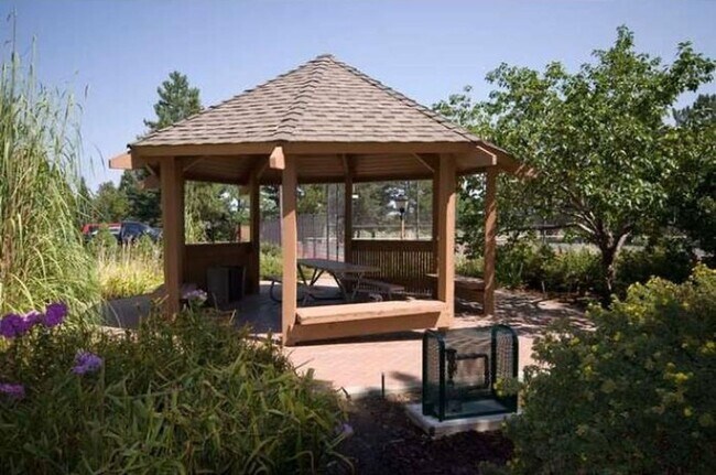 Photo - Charming 2-Bedroom Condo Just Steps from C...