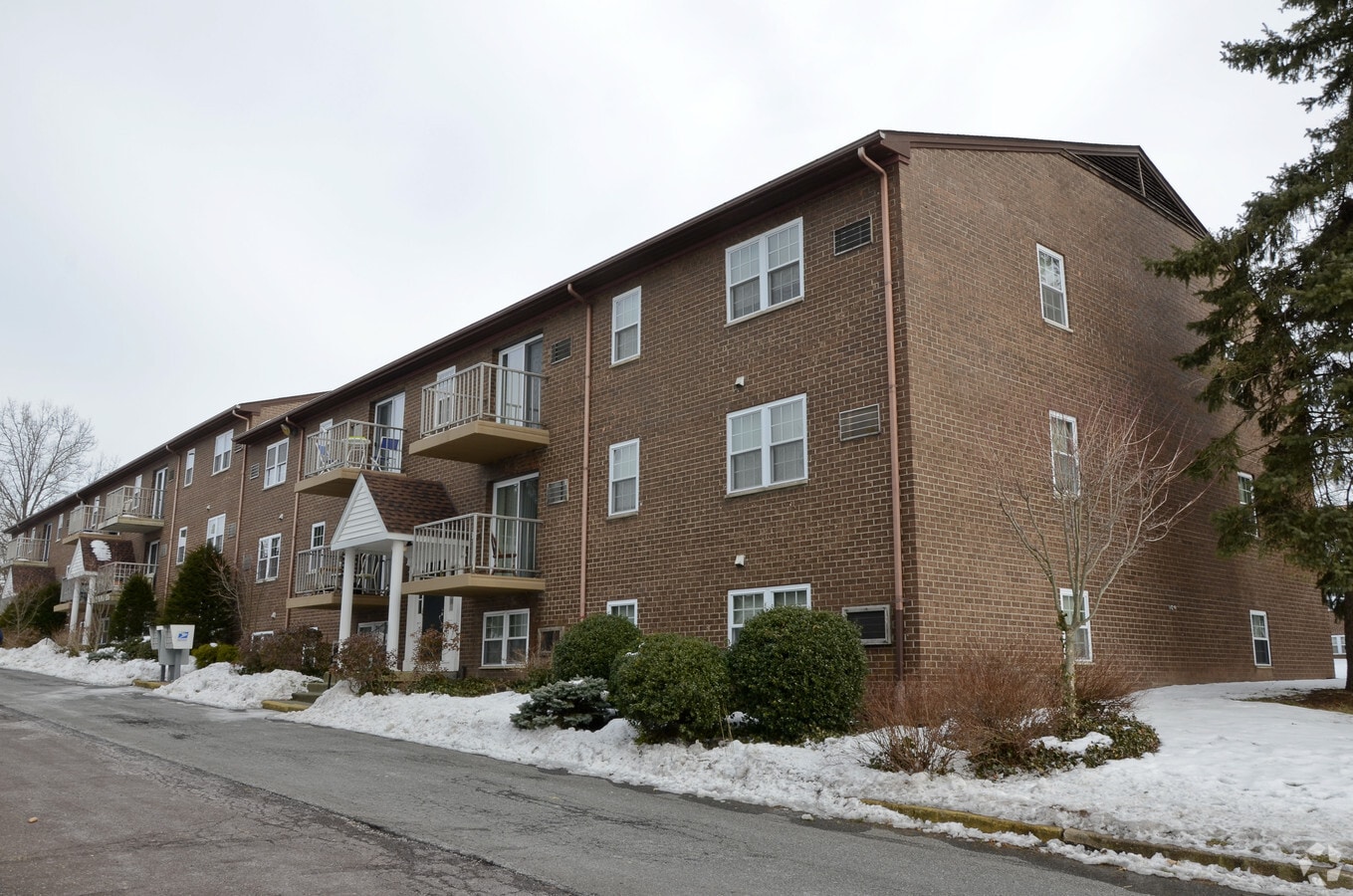 Peachgate Apartments - Peachgate Apartments