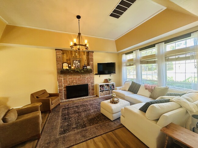 Photo - 1312 Concord Ln