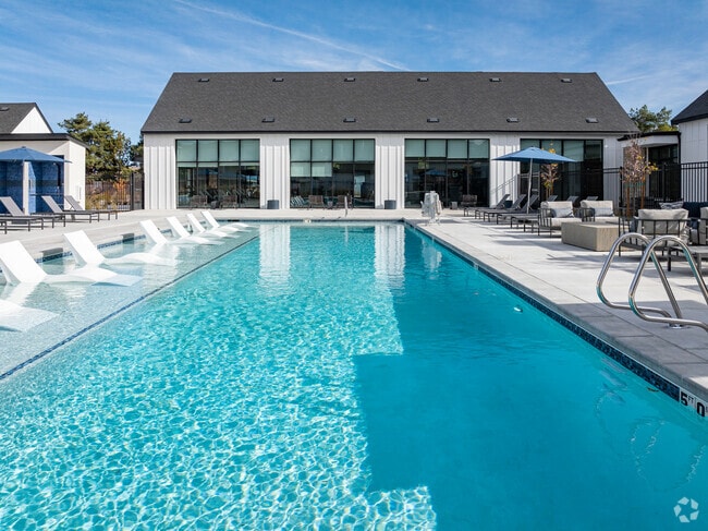 Pool - Seasons at Meridian Apartments