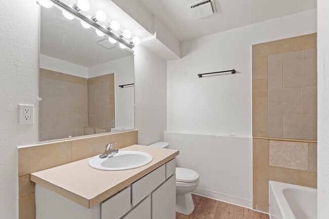 Photo - 2902 N Stone St