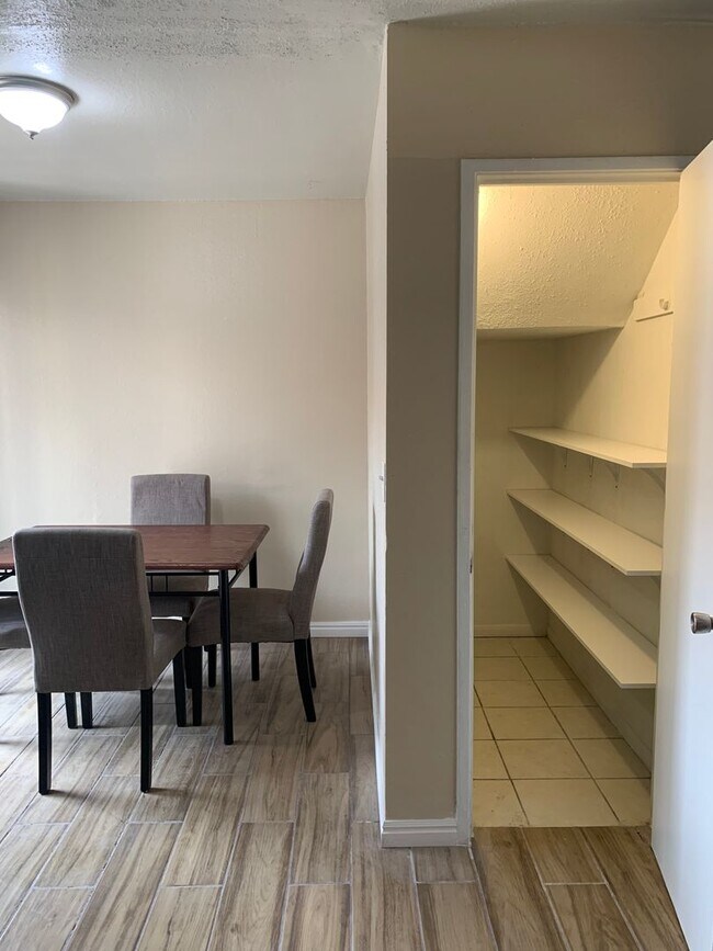 5148 Greene Ln Unit Greene Lane Unit D