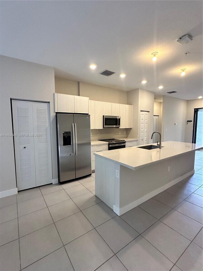 Photo - 7815 NW 104th Ave Unidad 8