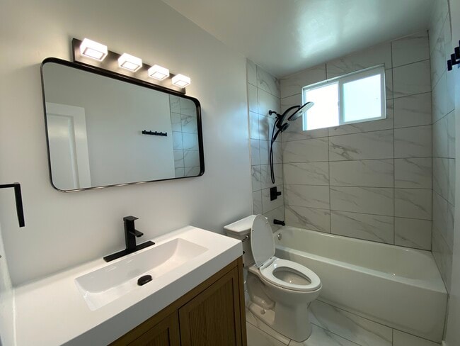 Photo - 1515 E 20th St