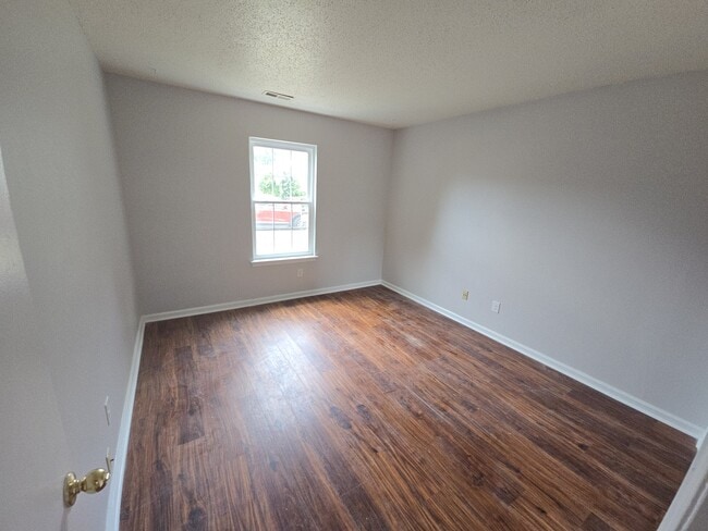 Photo - 5360 Chatham Hall Dr