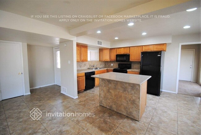 Photo - 5625 W Pierson St