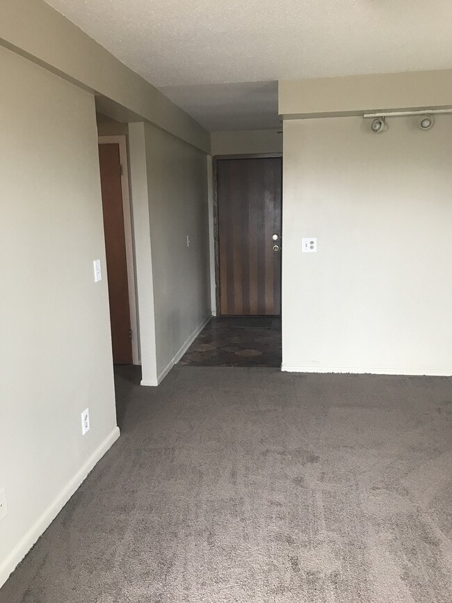 Building Photo - 550 Concord St Unit 1