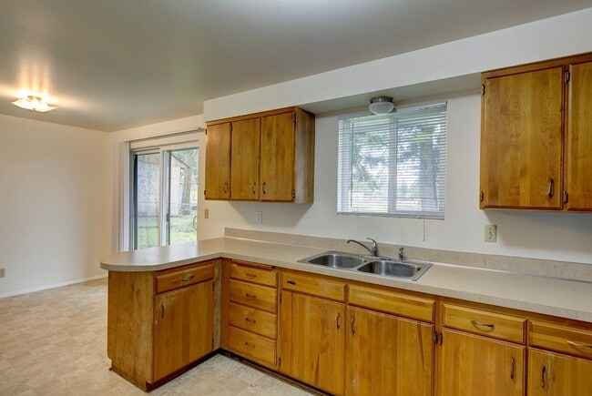 Photo - 830 SW 6th Ave Unit #1