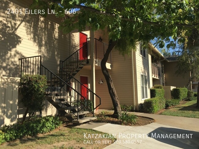 Upstairs 1-Bedroom 1-Bath Woodlake North C... - Upstairs 1-Bedroom 1-Bath Woodlake North C... House