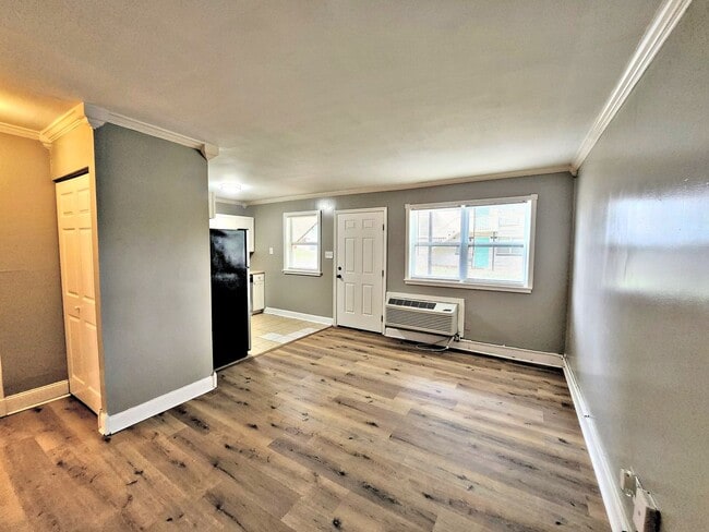 Photo - 1504 Oakwood Ave NE Unit 4