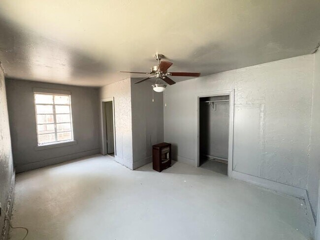 Photo - 2115 Princeton Ave