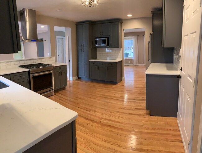 Photo - 11 Taconic Dr