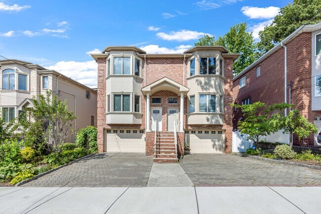 423 Lafayette Ave