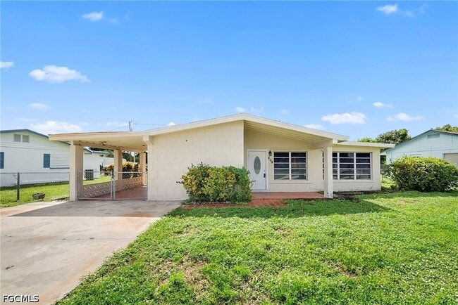 Building Photo - 275 Lakeview Dr
