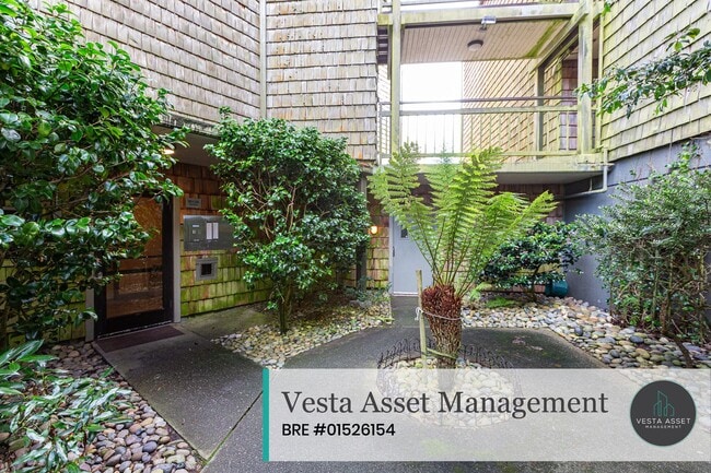 Building Photo - 135 Red Rock Way