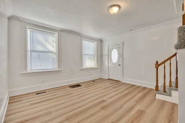 Photo - 741 E Center St Unidad 1