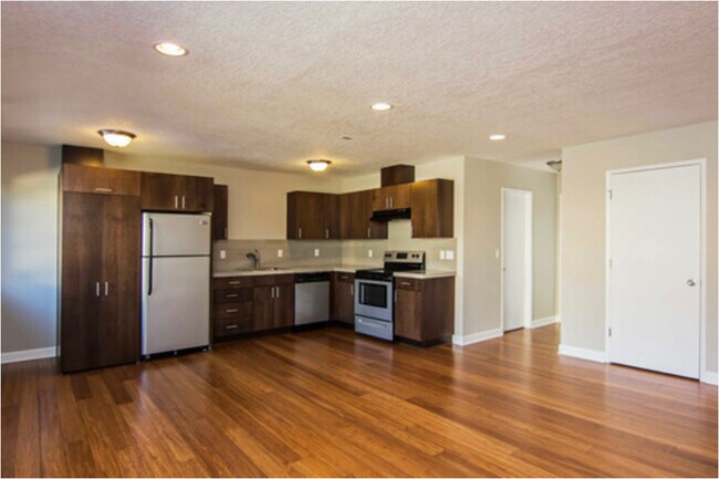 Building Photo - Multnomah Heights Rental