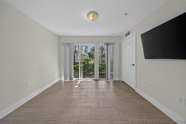 Photo - 2725 NE 8th Ave
