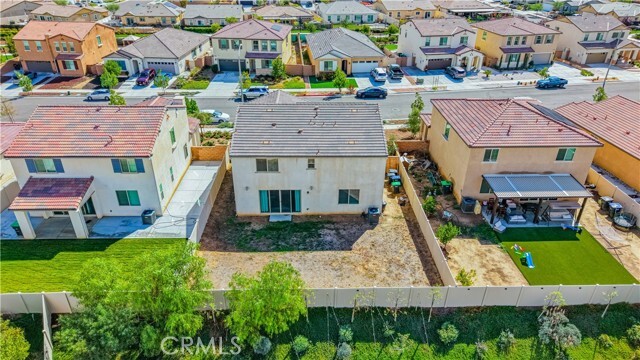 Photo - 574 Feeder St