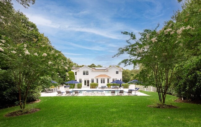 Photo - 48 Woodthrush Ln