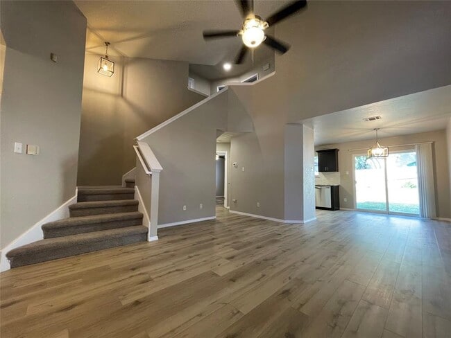 Photo - 9236 Vigen Cir