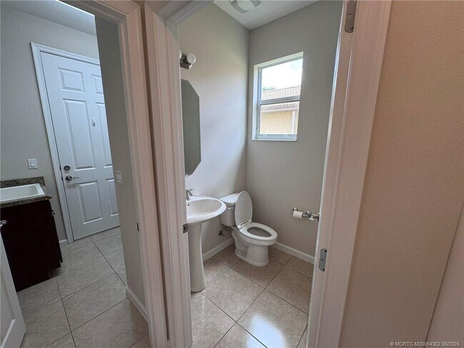 Photo - 11239 SW Barton Way
