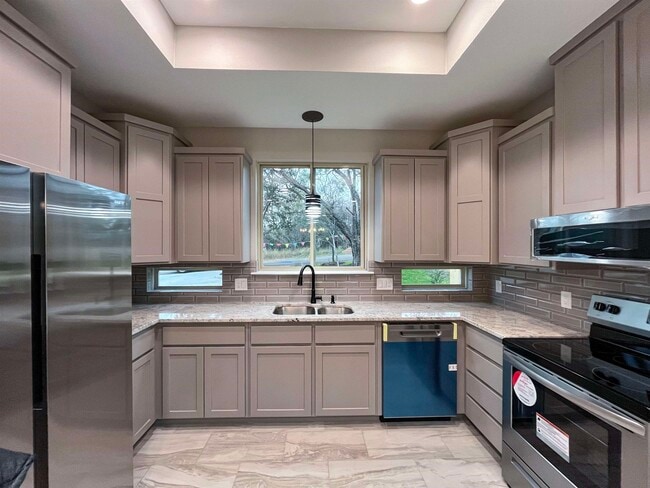 Photo - 744 Magnolia Ln