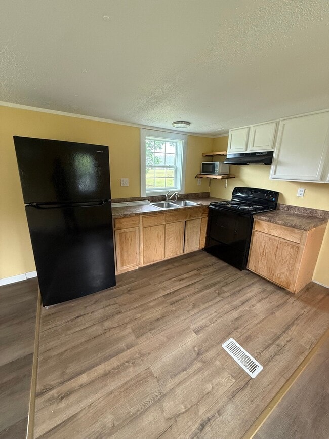 Photo - 2020 W Barr Rd