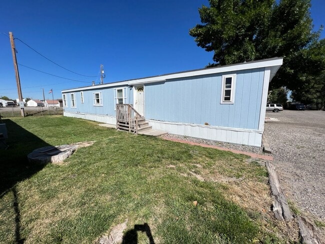 Photo - 3 Bedroom 2 Bath Trailer for Rent