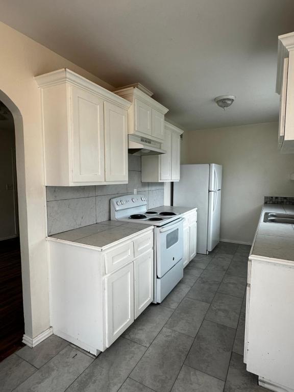 Photo - 101 W 8th St