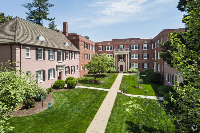 Fairfax Village Condominiums - Fairfax Village Condominiums