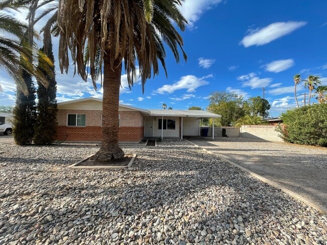 Building Photo - Remodeled Hidden Gem! Rental