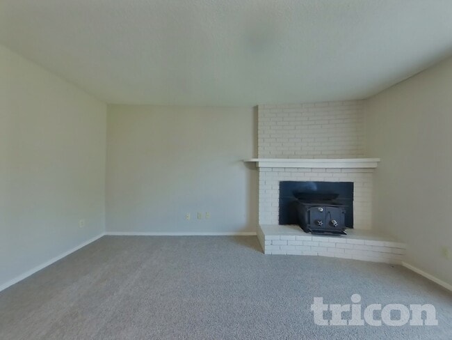 Photo - 619 E 24th St