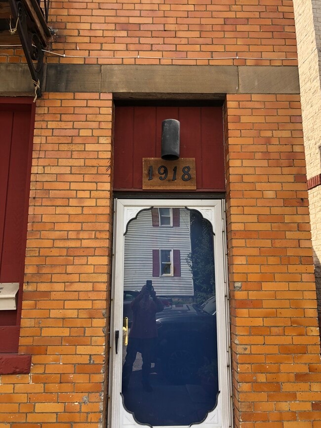 Photo - 1918 E 123rd St Unit 4