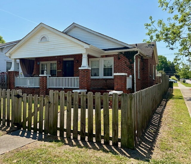 Building Photo - Fully Furnished Super Cute