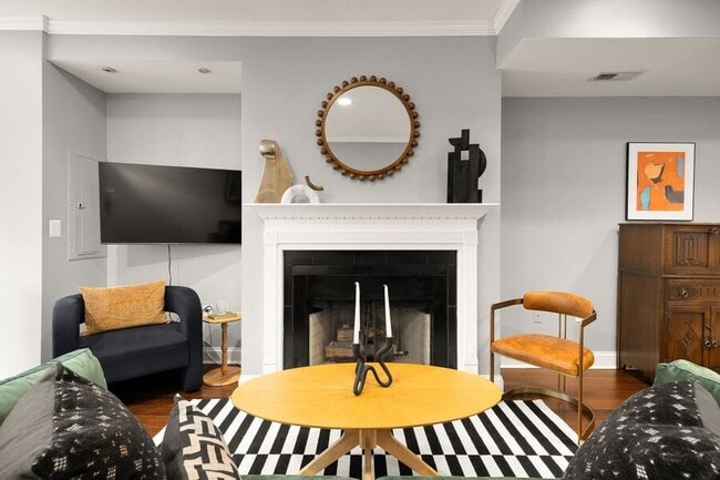 Photo - 447 M St NW