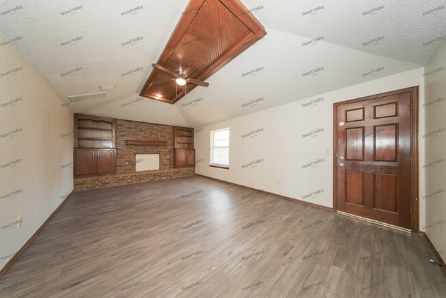 Photo - 13312 Eastvalley Rd