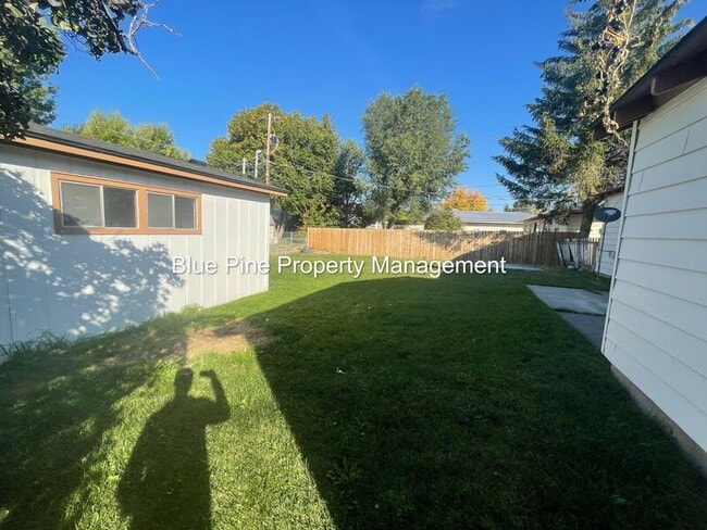 Photo - 960 Homer Ave